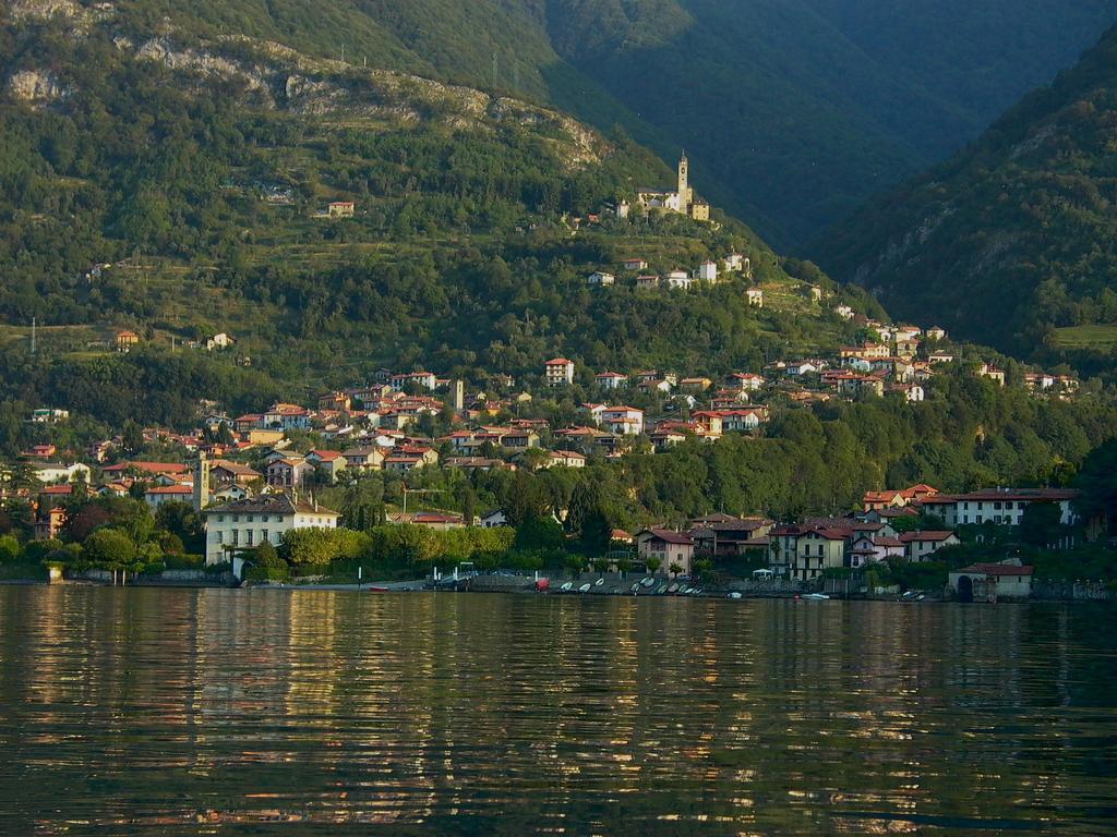 Il Grifo Bed and Breakfast Lenno Exteriör bild